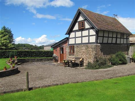 Leominster holiday cottages  The Chicken Shed